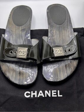 Chanel Wooden Platform Slide Sandals CC Logo Patent Leather Black Size 35 VTG
